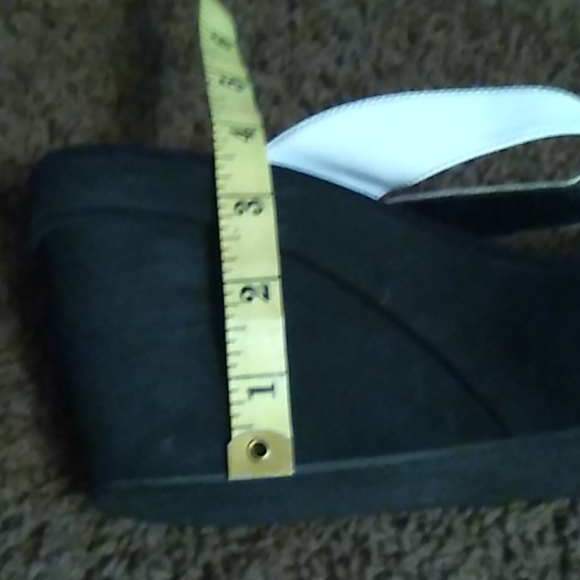 GUESS SANDALS - Picture 4 of 4